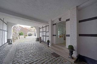 Haus kaufen in 40667 Meerbusch, Meerbusch - Historisches Erbe trifft auf luxuriösen Rückzugsort: Mitten in Meerbusch-Büderich