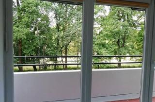 Wohnung kaufen in 81927 München, München - Von Privat: Verkauf 4 Zimmer Wohnung, viel Licht, viel Grün