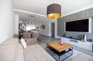 Wohnung kaufen in 90431 Nürnberg, Nürnberg - PROVISIONSFREI !! Moderne 4- Zimmer-EG- Wohnung mit Terasseü