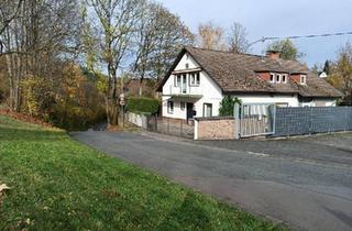 Wohnung kaufen in 57080 Siegen, Siegen - PROVISIONSFREI! Einzugsbereite Doppelhaushälfte mit Garten!