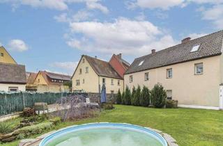 Haus kaufen in 91452 Wilhermsdorf, Wilhermsdorf - Zwei Häuser - viele Möglichkeiten: Charmantes Immobilienpaket in Wilhermsdorf