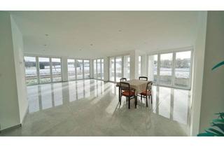 Wohnung kaufen in 75334 Straubenhardt, Neuwertig: Weitläufige 3-Zimmer-Wohnung + 1-Zimmer-Einliegerwohnung und beindruckend ausgebautem UG