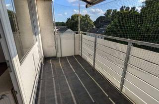 Wohnung kaufen in 45309 Kray, Teilrenovierte ETW mit Balkon und Stellplatz!