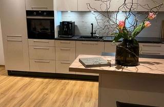 Wohnung mieten in Herzog-Georg-Straße 16, 89415 Lauingen, Zentral und barrierefrei: Neuwertige 3-Raum-Dachgeschosswohnung mit EBK in Lauingen