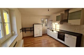 Wohnung mieten in 84494 Neumarkt-Sankt Veit, ... chique 2-Zi Whg mit EBK und Balkon in ruhiger Lage nahe Stadtplatz ...