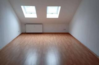 Wohnung mieten in Süntelweg, 37081 Göttingen, Dachgeschoss 3-Zimmerwohnung-Küche-Bad