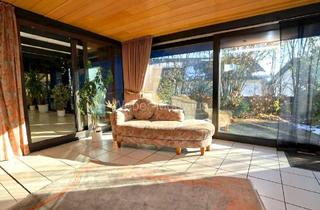 Haus kaufen in 51702 Bergneustadt, Attraktives Architektenhaus mit Wintergarten, Kamin, Saunahaus, Garten, 2 Garagen *WOHLFÜHLHAUS*