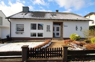 Einfamilienhaus kaufen in 58730 Fröndenberg, Charmantes Einfamilienhaus mit Kamin, schönem Garten und Garage in Fröndenberg-Hohenheide