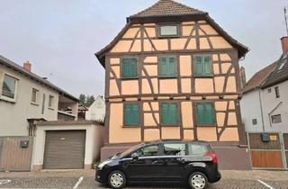 Haus kaufen in 76863 Herxheim, Charmantes Fachwerkhaus mit großem Entwicklungspotenzial im Herzen von Herxheim