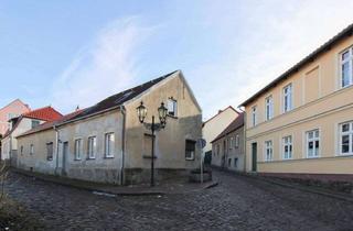 Einfamilienhaus kaufen in 16259 Bad Freienwalde, Einfamilienhaus mit Gestaltungspotenzial - Ihr neues Zuhause im Altstadtkern von Bad Freienwalde