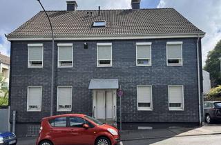 Mehrfamilienhaus kaufen in 42389 Langerfeld, Vielseitiges Mehrfamilienhaus mit Entwicklungspotential I 4 Garagen I Gartengrundstück in Wuppertal