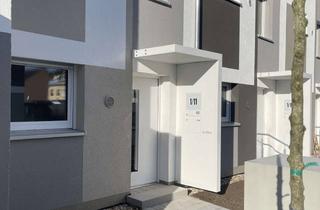 Haus mieten in Ulmenplatz 1/11, 76356 Weingarten, Neubau – Modernes 112 m² Reihenhaus mit 40 m² Keller und 2 Tiefgaragenstellplätzen