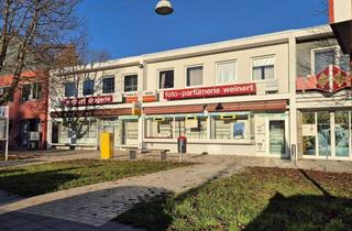 Gewerbeimmobilie kaufen in 23558 St. Lorenz Süd, Mischgewerbe in Lübeck mit einem großen, teilbaren Laden, zwei Wohnungen und 5 Garagen auf Eigenland