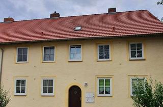 Wohnung mieten in 06246 Bad Lauchstädt, Modernisierte 2 Zimmer Wohnung mit Einbauküche und Hausmeisterservice in Bad Lauchstädt zu vermieten