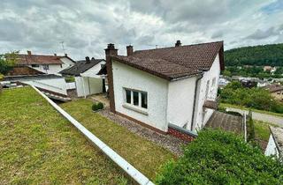 Einfamilienhaus kaufen in 67714 Waldfischbach-Burgalben, Waldfischbach - +++In unverbaubarer Lage: Charmantes Einfamilienhaus mit kleiner Einliegerwohnung, Panoramablick, Terrassen, Garten, Garage in ruhiger, idyllischer La