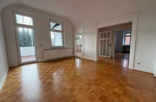 Wohnung kaufen in 37073 Göttingen, Göttingen - Frei! Wundervolle 4-ZKB-Altbauwohnung mit Balkon im Herzen des Ostviertels