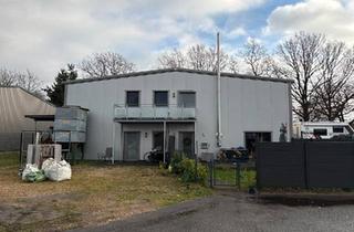 Haus kaufen in 24640 Schmalfeld, Schmalfeld - Gewerbe Halle mit großer Betriebsleiter Wohnung