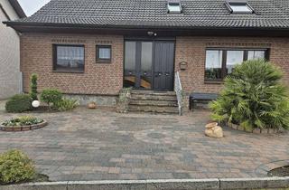 Wohnung mieten in An Der Bastei 110, 47259 Mündelheim, Charmante 2,5-Zimmer-Dachgeschosswohnung mit Klimaanlage