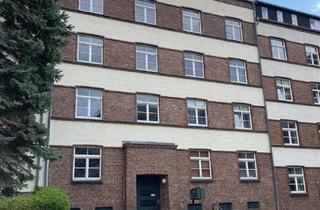 Wohnung mieten in Zschopauer Platz, 09126 Bernsdorf, Großezügige 2-Zimmer mit Laminat, Wannenbad, EBK & Balkon in ruhiger Lage!