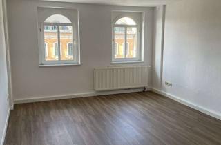 Wohnung mieten in Andréstr., 09112 Kaßberg, Sonnige Dachgeschosswohnung mit Tageslichtbad und Einbauküche