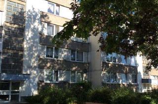 Sozialwohnungen mieten in Berrischstraße, 50769 Roggendorf/Thenhoven, Hier lässt es sich aushalten: weitläufige 3-Zimmer-Wohnung (WBS erforderlich!)