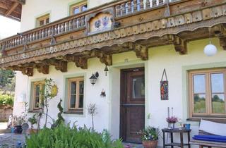 Mehrfamilienhaus kaufen in 83101 Rohrdorf, Landschaftlich reizvoll gelegenes Bauernhaus mit Ausbaugenehmigung zum Mehrfamilienhaus