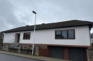 Haus kaufen in 53474 Bad Neuenahr-Ahrweiler, Einfamilienwohnhaus mit 2 Garagen und Wintergarten