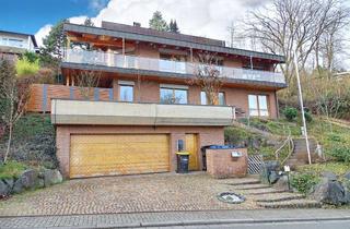 Villa kaufen in 35584 Wetzlar, Luxuriös ausgestattete Villa mit Pool, Sauna, Kamin und Solaranlage.
