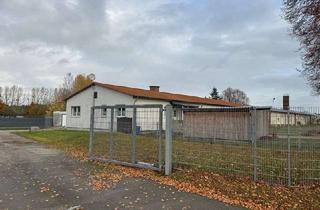 Haus kaufen in 17379 Lübs, Große Wohnung und zwei Hallen!