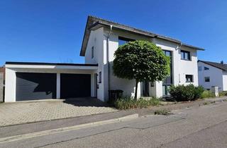 Einfamilienhaus kaufen in 89584 Ehingen, Modernes EFH mit vermieteter ELW, KfW 55 und Wärmepumpe