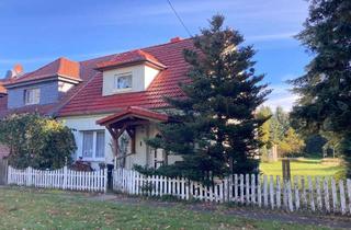 Haus kaufen in 17255 Wesenberg, Von Seen umgeben: Solide Haushälfte auf ca. 3.300 m² Randgrundstück mit Baumbestand.....