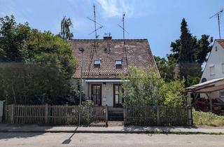 Grundstück zu kaufen in Afrastraße 10/12, 86179 Haunstetten, Afrastraße 10/12, 86179 Augsburg; Verkauf gegen Höchstgebot (Neubebauung nach Abriss)