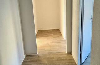 Wohnung mieten in Otto-Riedel-Str. 20, 08606 Oelsnitz, Helle 2-Zimmer-Wohnung mit Balkon im 2. Obergeschoss – frisch renoviert