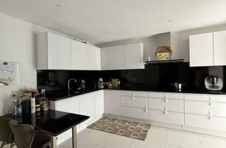 Wohnung kaufen in 74196 Neuenstadt, Exklusive 153 m² Familien-Erdgeschosswohnung mit Luxusausstattung in Toplage von Bürg