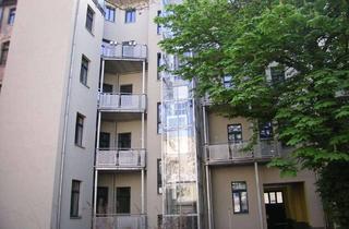 Wohnung mieten in Ludwig-Wucherer-Str. 50, 06108 Paulusviertel, Reileck / hochwertige 2-Zimmer Whg. mit Parkett, Dachterrasse, Aufzug