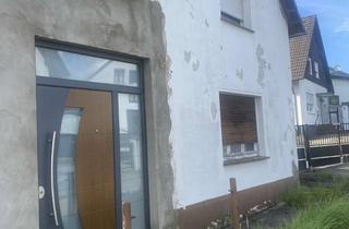 Haus kaufen in 51381 Lützenkirchen, Handwerker aufgepasst! Entkerntes 6-Zimmer Haus plus Wohnung mit lebenslangem Wohnrecht