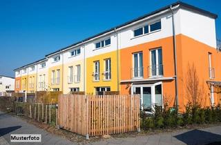 Doppelhaushälfte kaufen in 08412 Werdau, Attraktive Mehrfamilien-Doppelhaushälfte inklusive Veranda, Garage und Carport