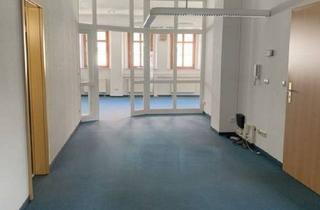 Büro zu mieten in 09599 Freiberg, Freiberg* helles Büro in Citylage* Teeküche* gr. Flurbereich für Empfang* WC* Balkon*