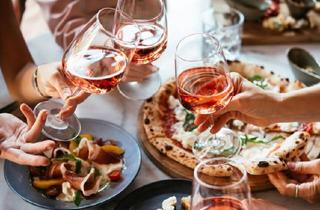 Gastronomiebetrieb mieten in 76227 Karlsruhe, GASTRONOMIEHIGHLIGHT – Modernes & voll ausgestattetes Restaurant mit Terrasse & Stellplätzen