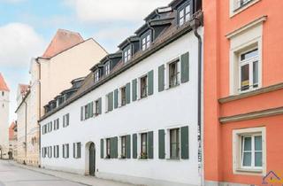 Wohnung kaufen in 93047 Regensburg, Hochwertige 2,5-Zimmer-Wohnung in denkmalgeschützter Innenstadtlage mit beheiztem Wintergarten