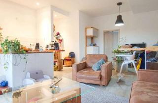 Anlageobjekt in 12527 Berlin, Stilvoller Dachgeschoss-Traum mit zwei Dachterrassen – bezugsfreie 2-Zimmer-Wohnung in Berlin-Grünau