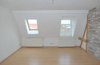 Wohnung mieten in Straße Der Einheit, 02943 Weißwasser, Gemütliche 2-Zimmer-Dachwohnung mit Einbauküche, Laminatboden & Badewanne