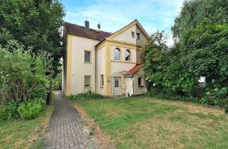 Doppelhaushälfte kaufen in 06618 Naumburg, Platzwunder mit Charme ! Doppelhaushälfte mit EBK und Carport in guter Lage !