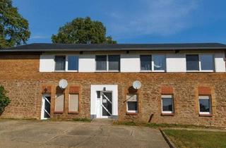 Doppelhaushälfte kaufen in 39326 Wolmirstedt, Wohnensemble in Gutenswegen – Mehrfamilienhaus, Doppelhaushälften & Garagengrundstück