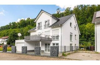 Haus kaufen in 75236 Kämpfelbach, Kämpfelbach - Modernes Zweifamilienhaus mit Wellness-Bereich und Outgrillplatz - Ihr neues Zuhause wartet!