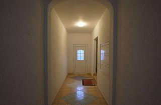 Mehrfamilienhaus kaufen in 04600 Altenburg, Altenburg - Charakterstarkes Wohnensemble mit Balkonen und Stellplätzen