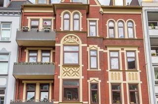 Wohnung kaufen in 24103 Kiel, Kiel - Altbau-Juwel über den Dächern Kiels