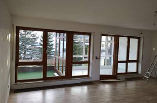 Wohnung mieten in 78727 Oberndorf, Attraktive 4,5-Zimmer Wohnung mit Balkon und Wintergarten in Oberndorf