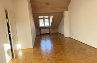Wohnung mieten in Striederstraße, 76131 Oststadt, Renovierte 2-Zimmer Dachgeschosswohnung in Karlsruhe Oststadt