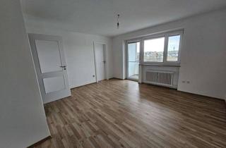 Wohnung mieten in Köditzer Straße, 95030 Innenstadt, renovierte 1-Zi-Whg. mit EBK im 7. OG mit Aufzug und Balkon in Hof/Saale